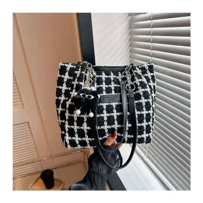 Large Capacity Black and White Fashion Bag